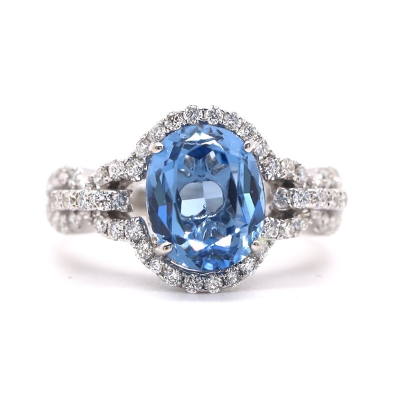 5 Carat Blue Aqua and Diamonds Ring - Picture 3 of 16